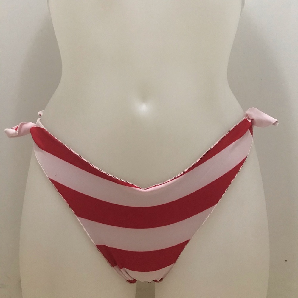 Bikini - Picture 5 of 6